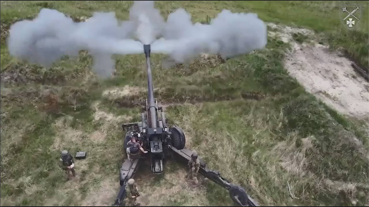 'Video thumbnail for Discover Italian FH70 155mm towed howitzer used by Ukrainian soldiers  to fight Russian troops'