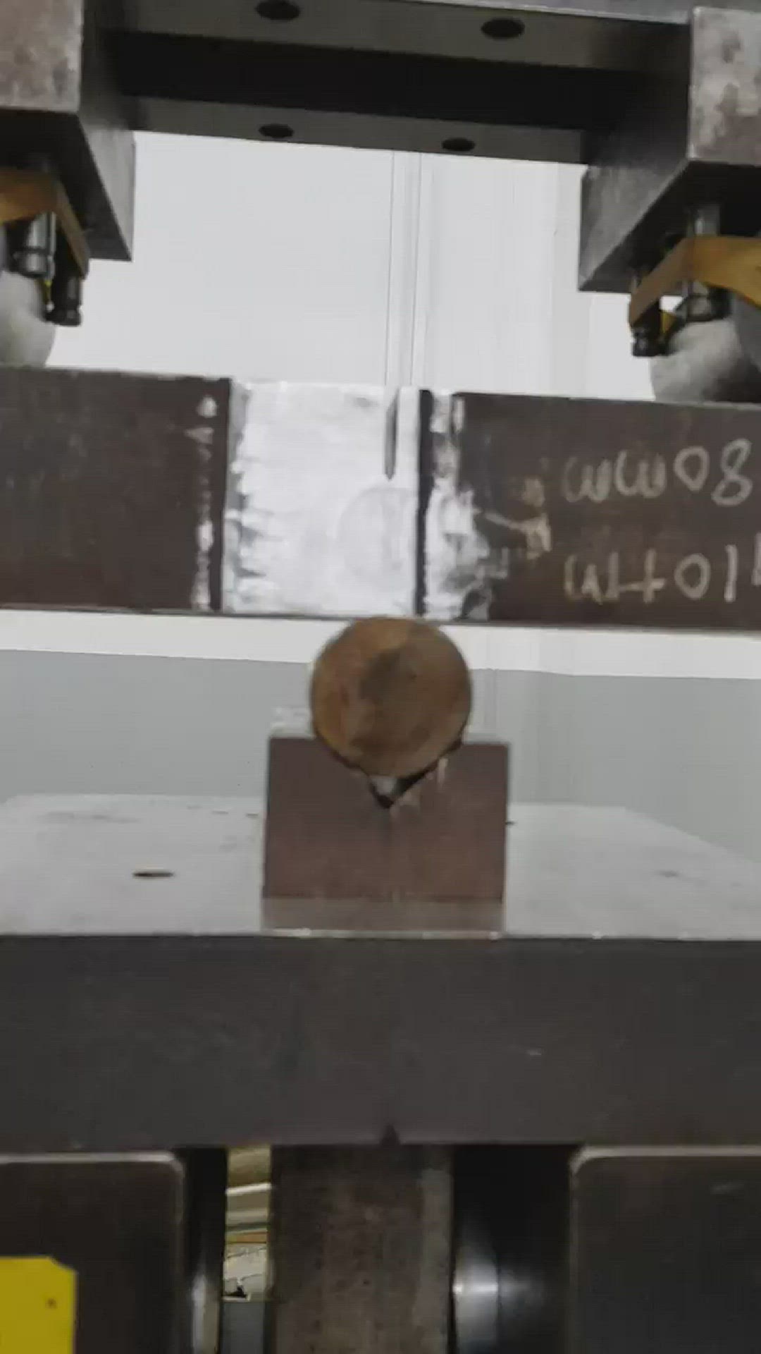 Video thumbnail for CTOD Test-Crack tip opening displacement test