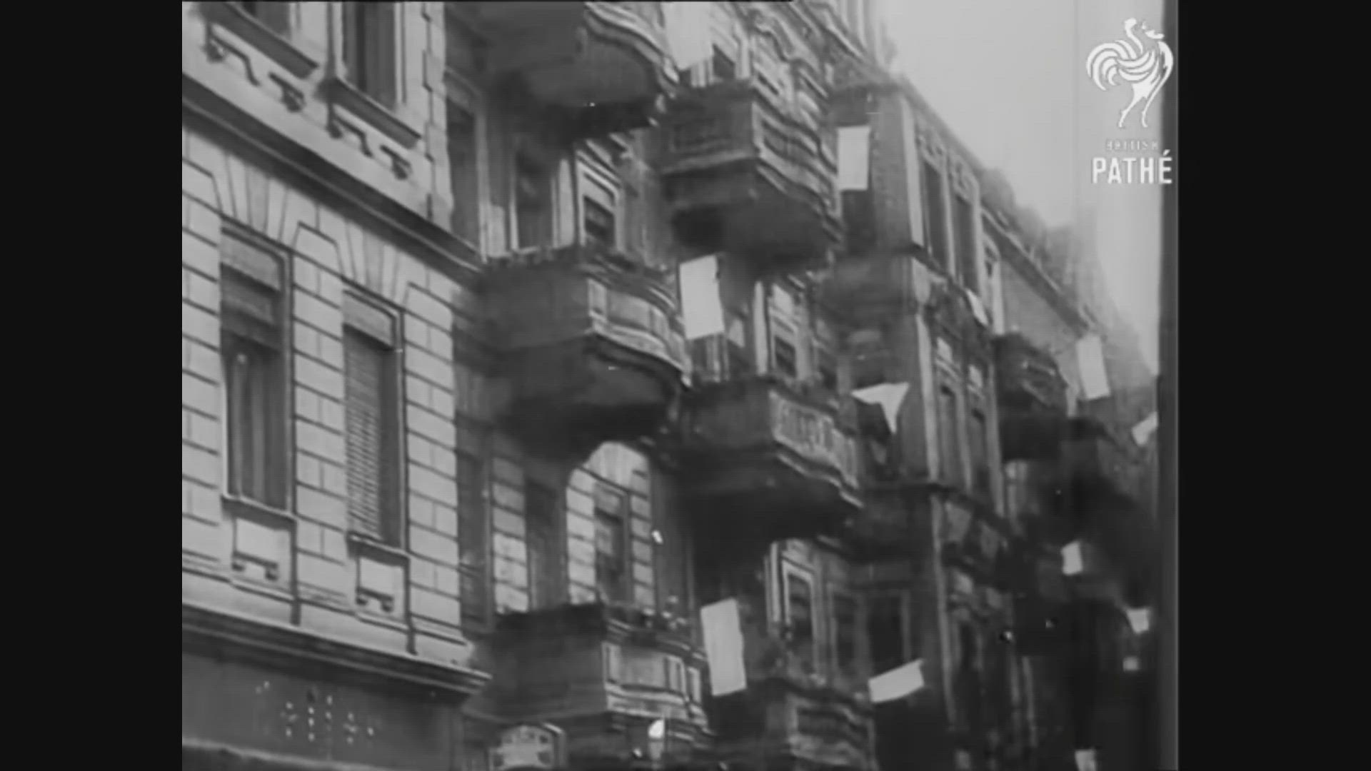 'Video thumbnail for Battered Berlin Buildings 1945'