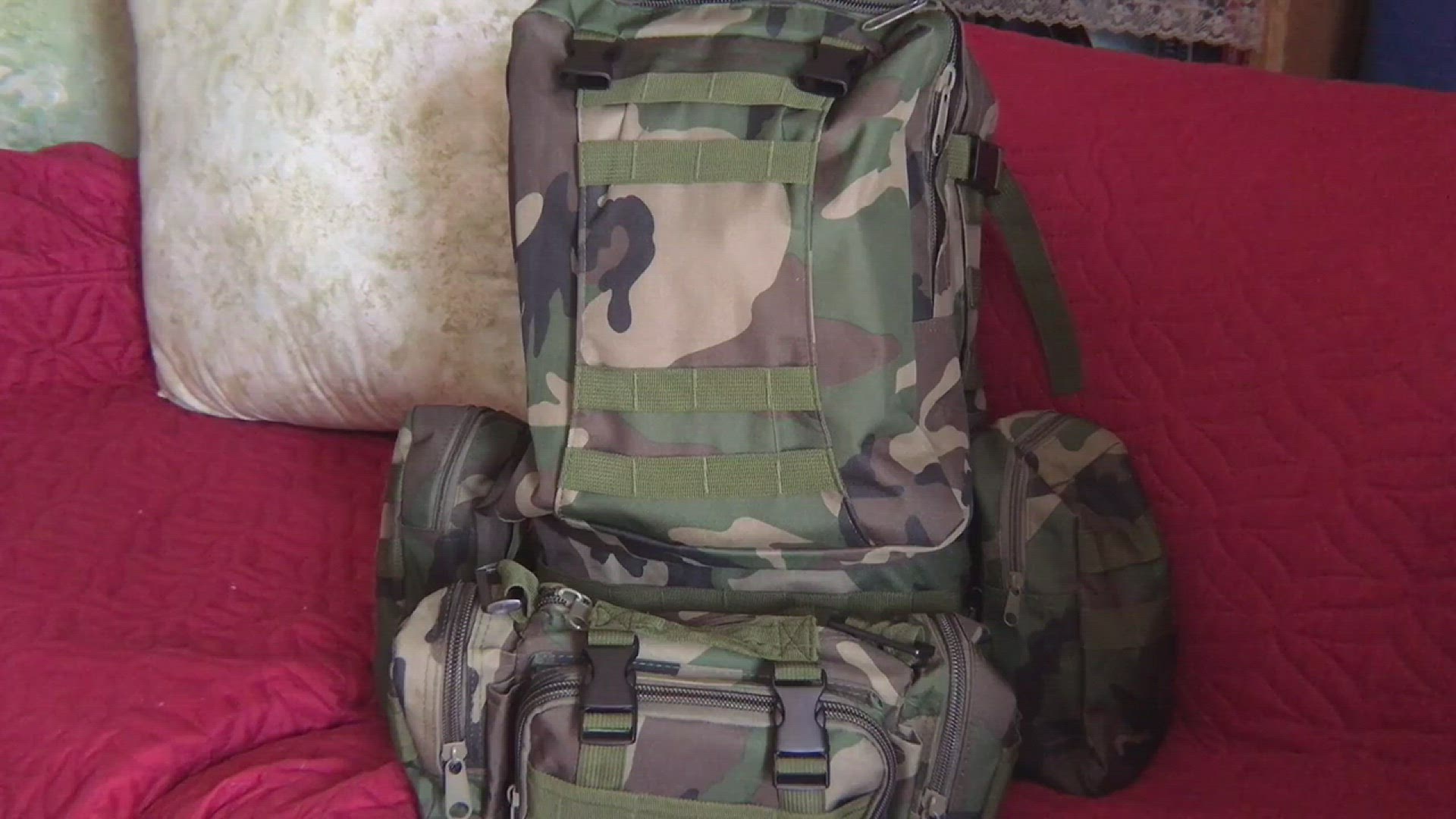 'Video thumbnail for Anleolife Military Unisex Outdoor Military Tactical Backpack Bag'