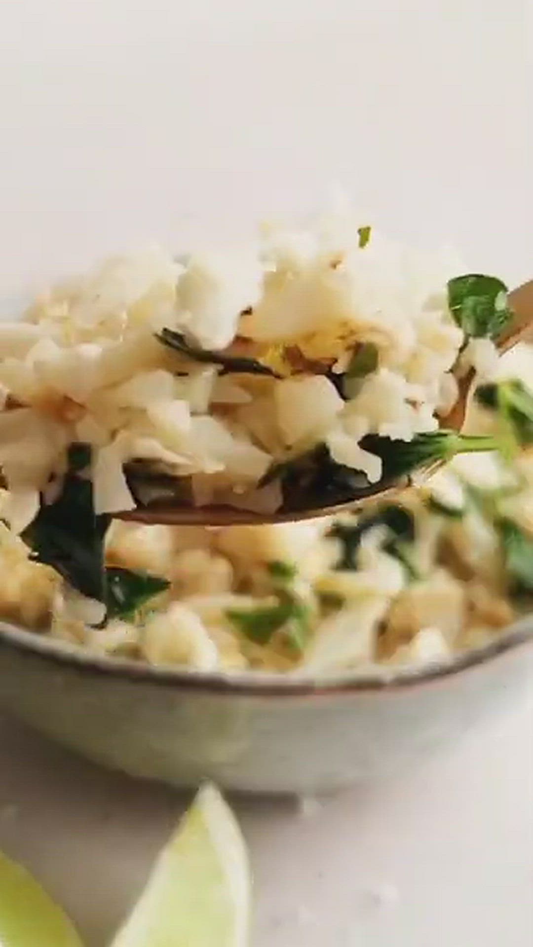 Video thumbnail for Der beste LowCarb Reis Ersatz! Schnell & Lecker 🤩