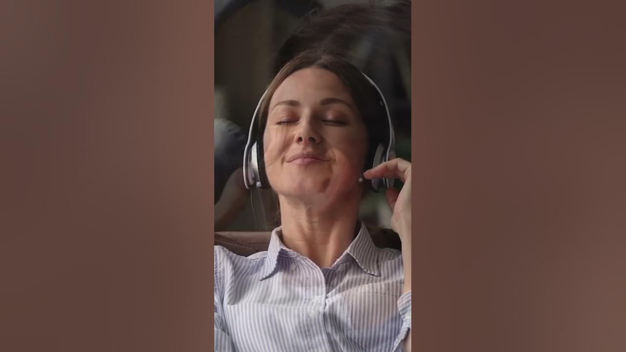 Video thumbnail for Are wired headphones safe for your brain