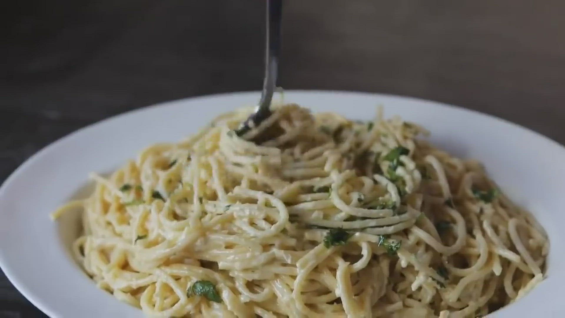 ESPAGUETI BLANCO CON CREMA