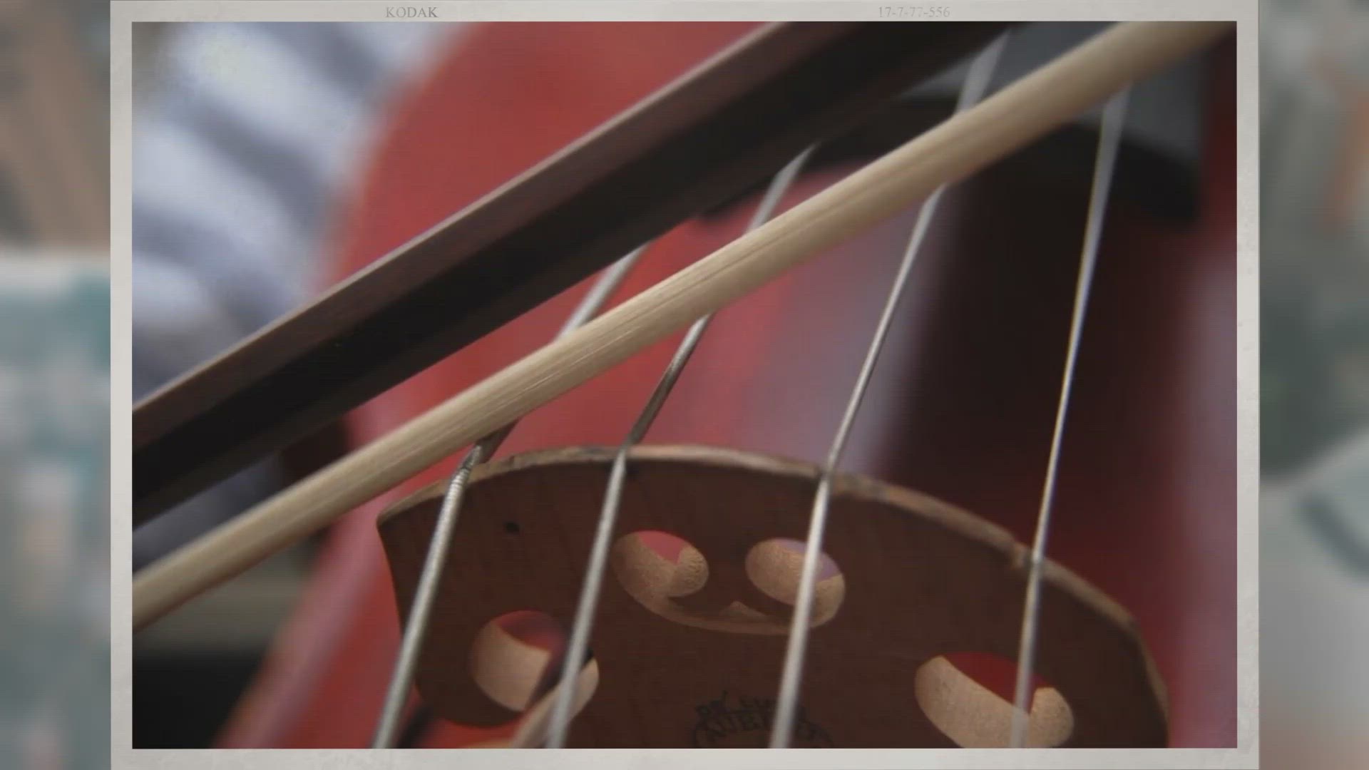 Video thumbnail for How To Hold A Cello Bow – Cellos 101