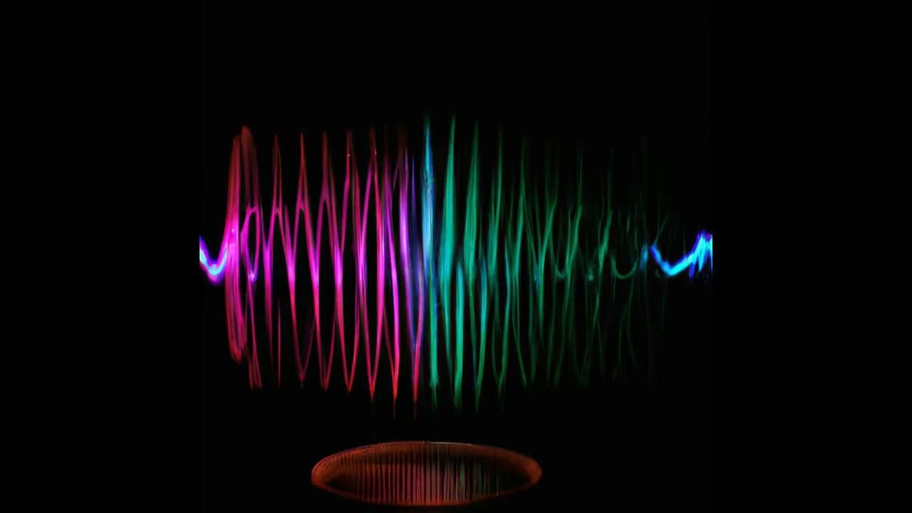 'Video thumbnail for Una explicación clara y sencilla de las ondas electromagnéticas'