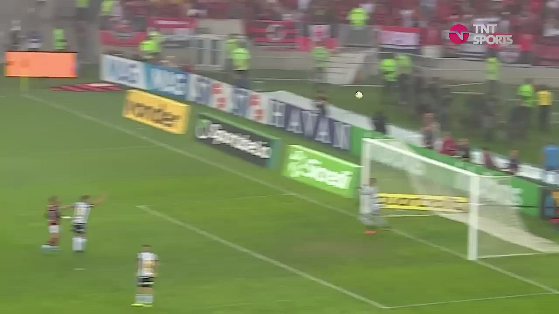 'Video thumbnail for ARRASCAETA MARCA DOIS, FLAMENGO ELIMINA O GALO E AVANÇA NA COPA DO BRASIL'