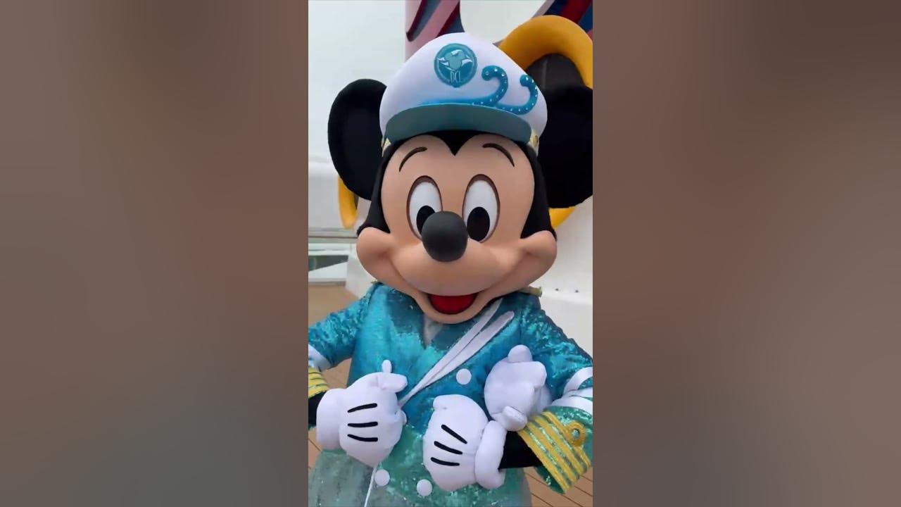 D23 Mickey Mouse Leader Of The Club Milestone Statue arrived 4/17/23! :  r/D23