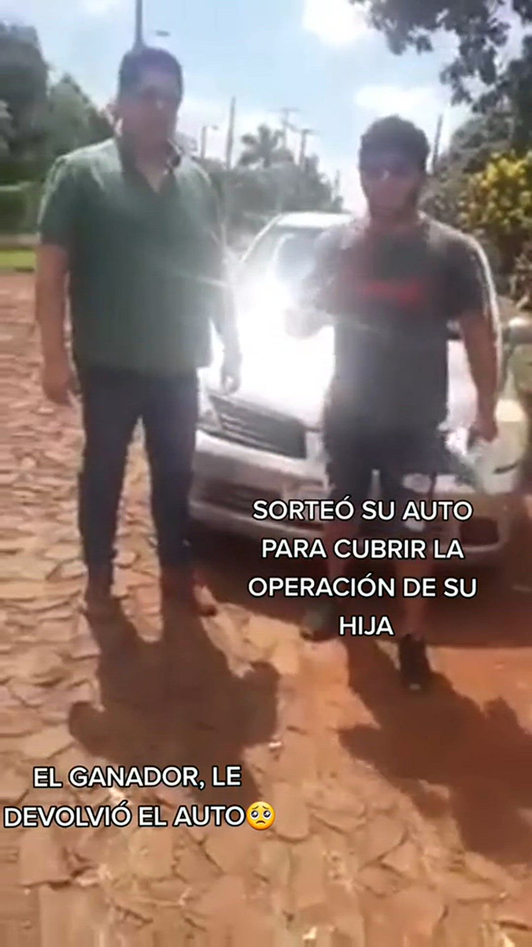 Video thumbnail for Necesitaba la plata para la operación de su hija y no tenía. Puso como premio en una rifa, su auto.