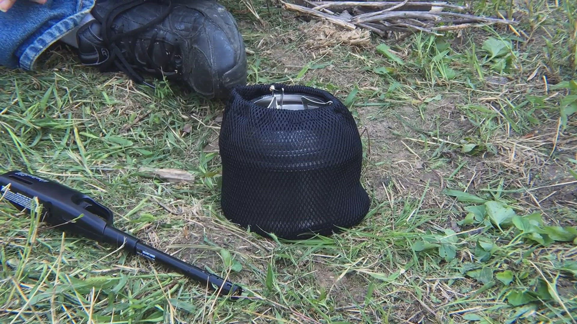 'Video thumbnail for Zhongmei Portable Wood Burning Camp Stove'