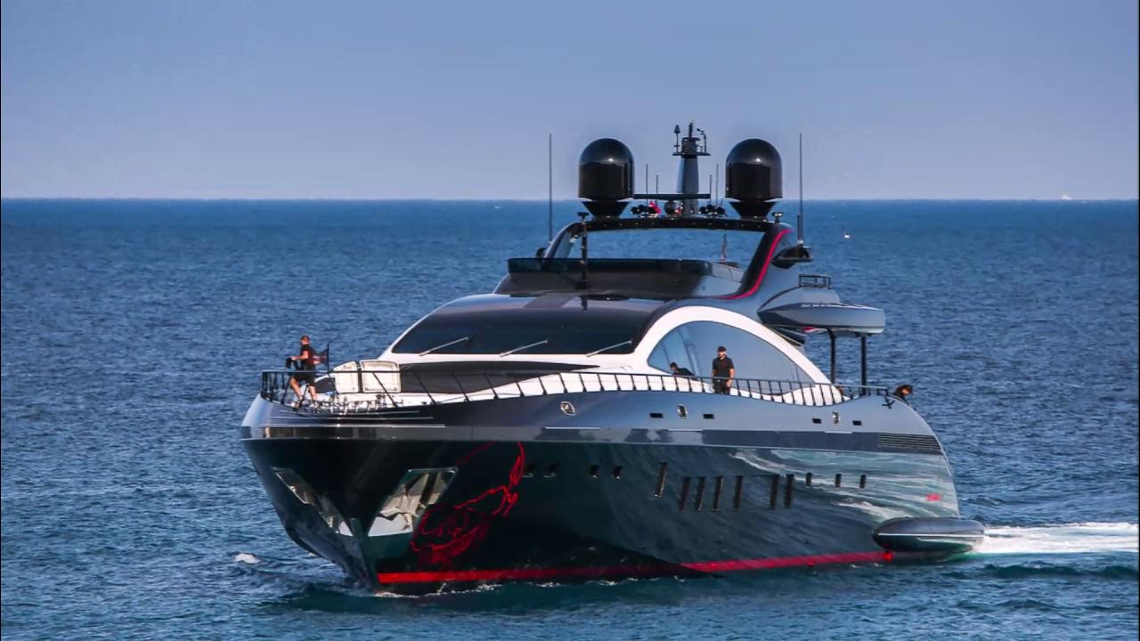 Bernard Arnault]: his Crazy US$ 70,000,000 Yacht Amadeus 