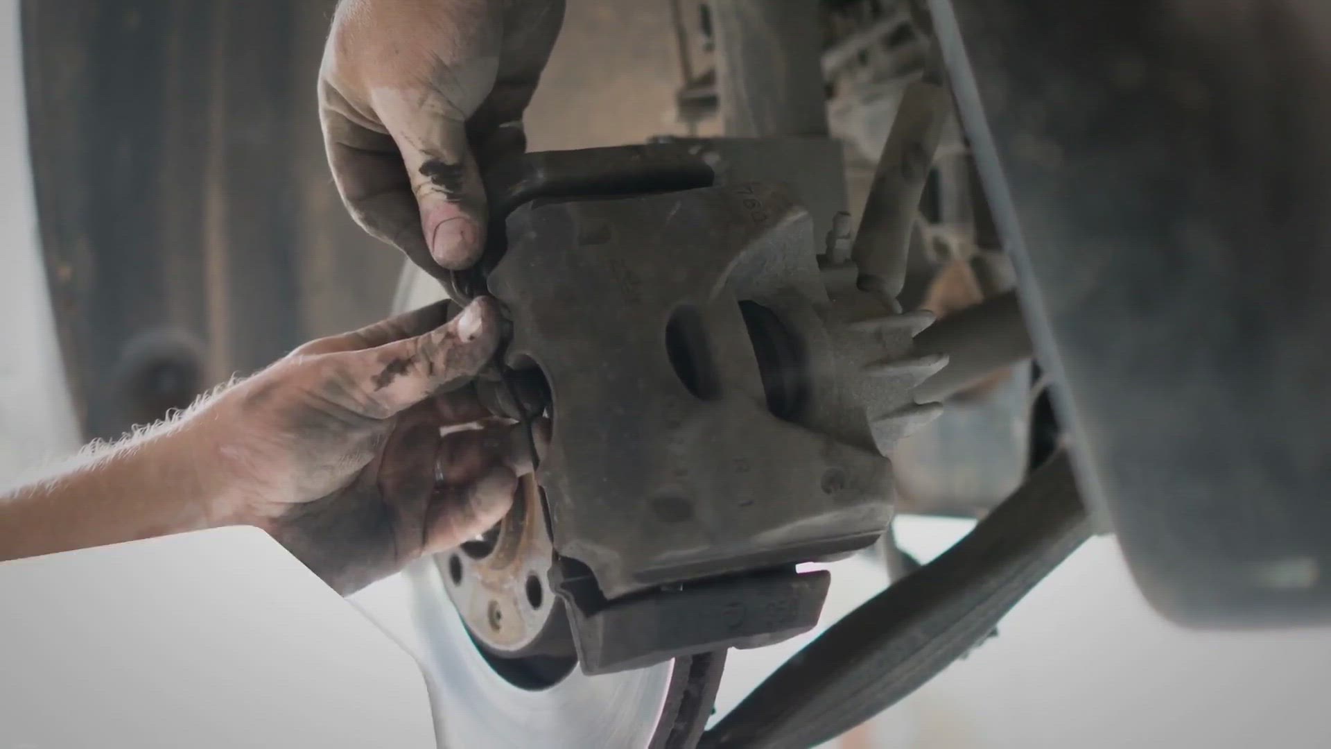 Video thumbnail for How Does a Generator Transfer Switch Work? [+ Benefits for you]