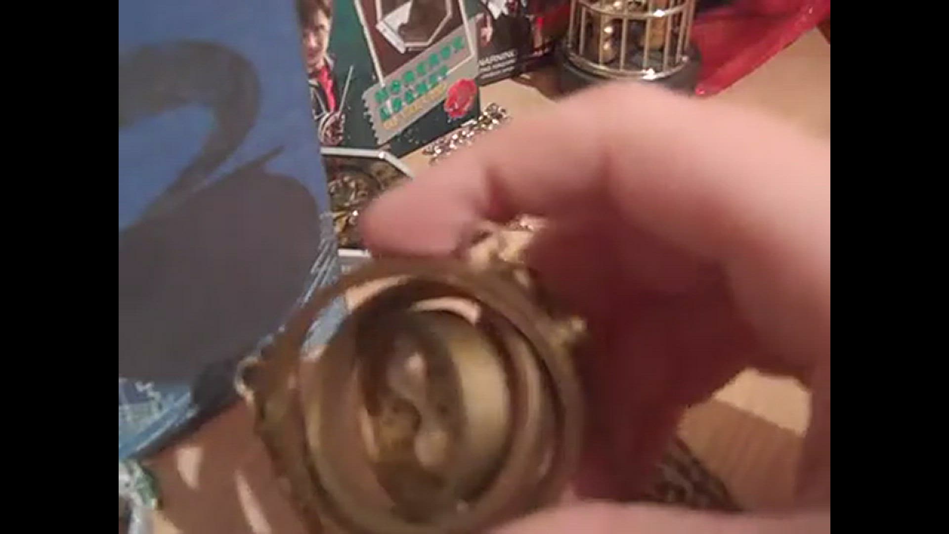 Video thumbnail for Colar Vira Tempo Hermione Granger - Harry Potter Time-Turner Kit and Sticker Book