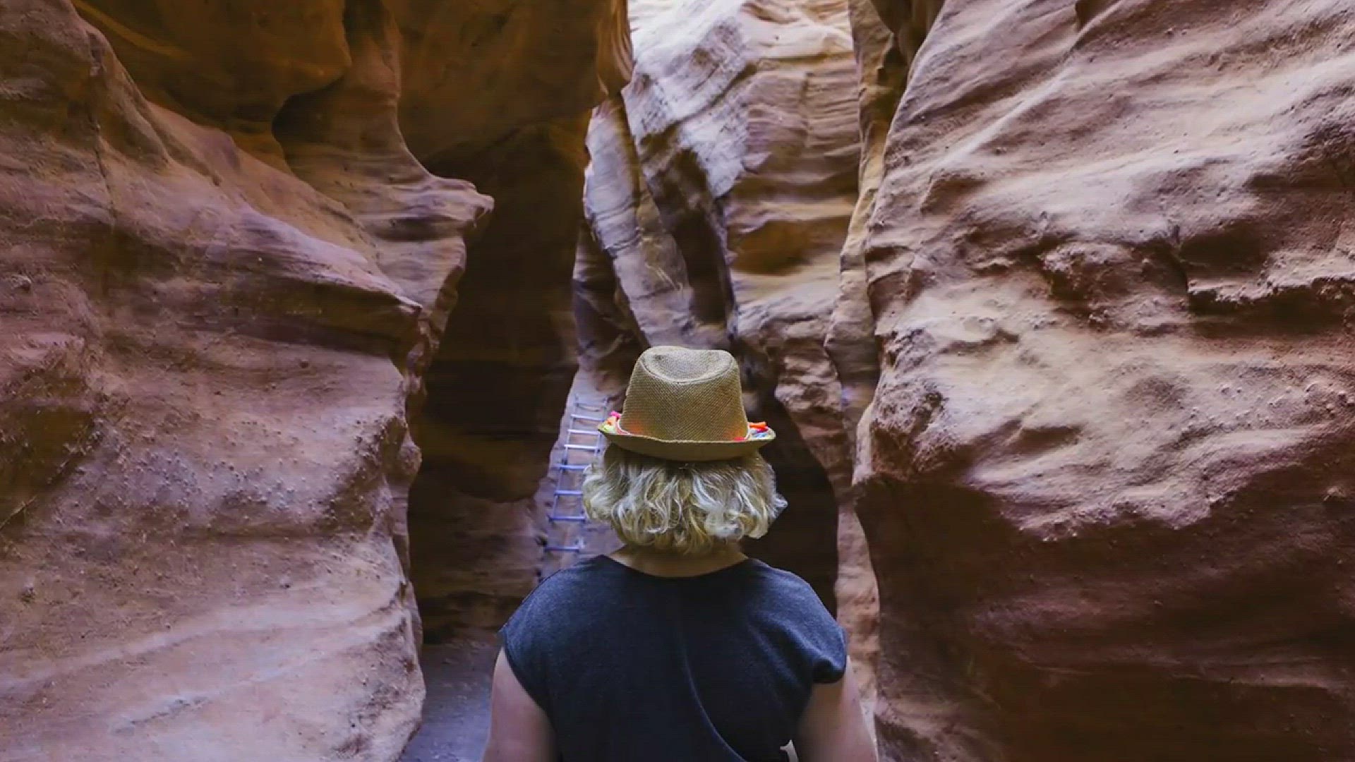 'Video thumbnail for Red Canyon - 2.5D parallax'