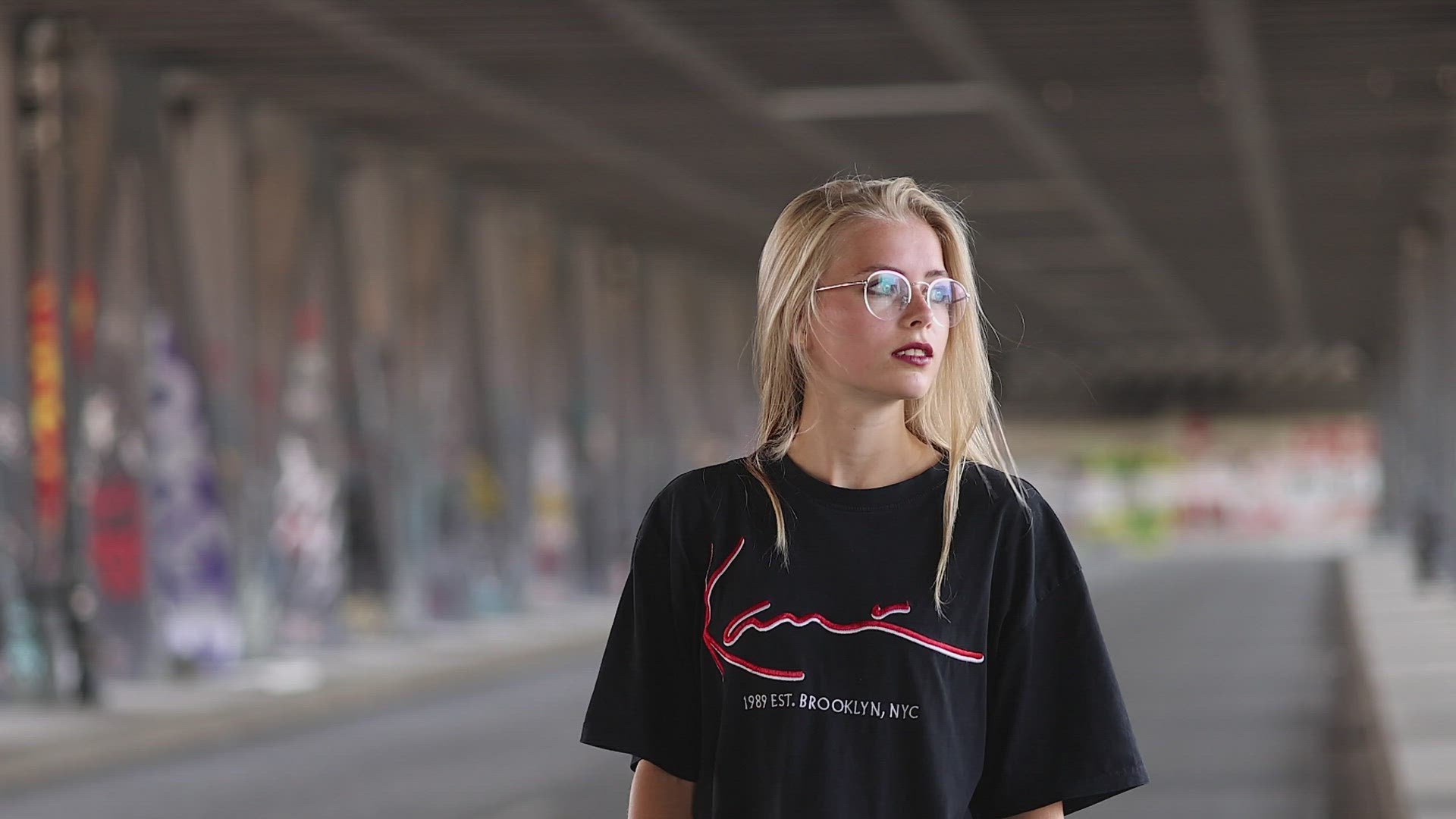 Video thumbnail for frau drauße