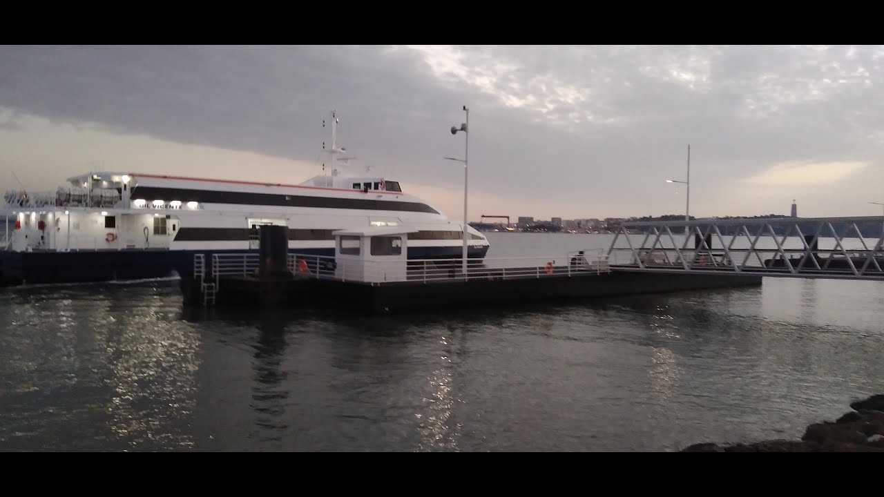'Video thumbnail for Guitar by the river Lisbon'