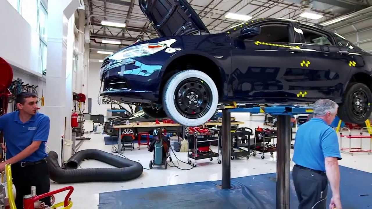 'Video thumbnail for IIHS mostra os bastidores dos crash-tests'