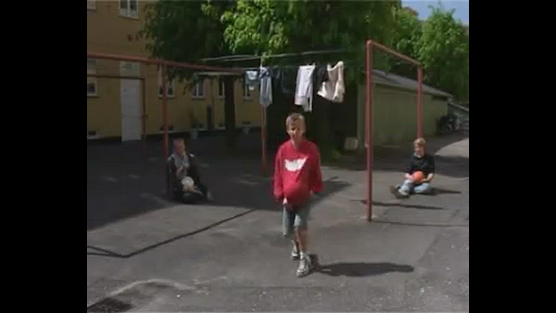 'Video thumbnail for Babyen paradis | Fodboldtricks'