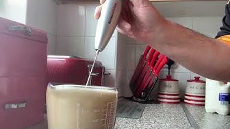 Video thumbnail for How to use a handheld milk frother