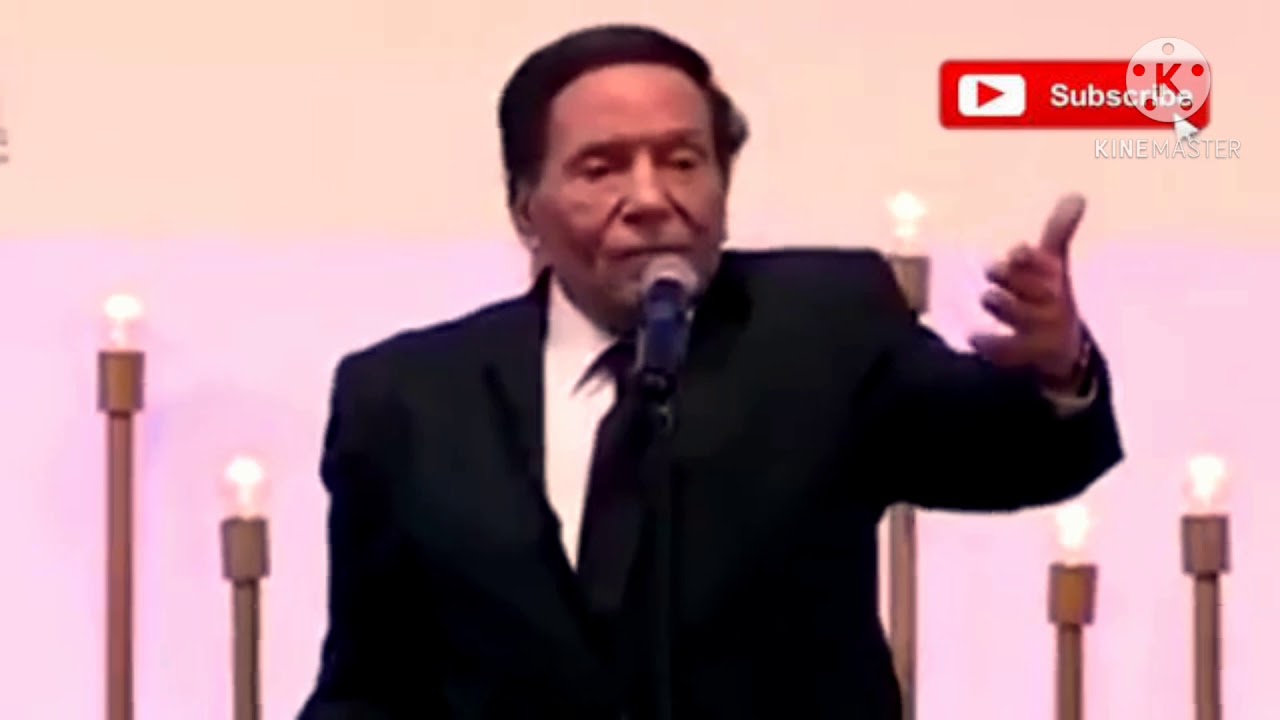 Video thumbnail for شاهد - عادل امام يحرج ابنه محمد امام (البنات بتحبه)