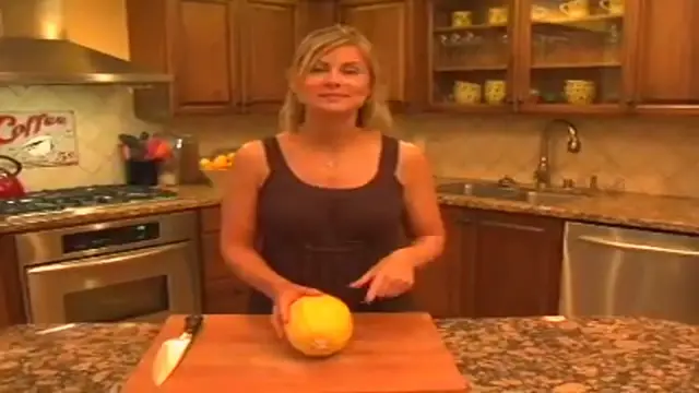 'Video thumbnail for Spaghetti Squash 101 _ Clean _ Delicious(720P_HD)(360P)'