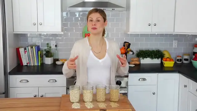 'Video thumbnail for Clean Eating Oatmeal 101 - Everything You Need To Know About Oats(720P_HD)'