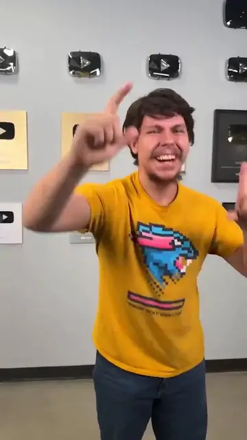 'Video thumbnail for I Met the Real MrBeast!'