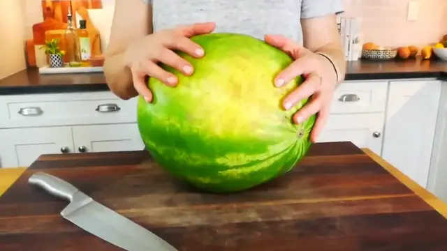 'Video thumbnail for HOW TO CUT A WATERMELON _ cubes_ triangles and sticks(720P_HD)'