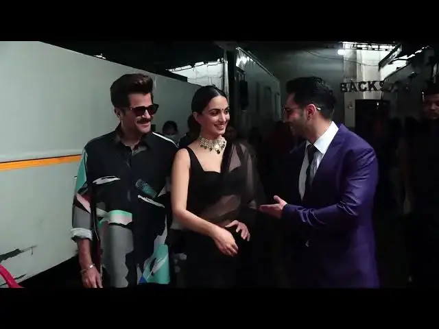'Video thumbnail for Varun, Anil & Kiara Promote ‘Jugjugg Jeeyo’ On ‘Super Singer’ Set At Filmcity'