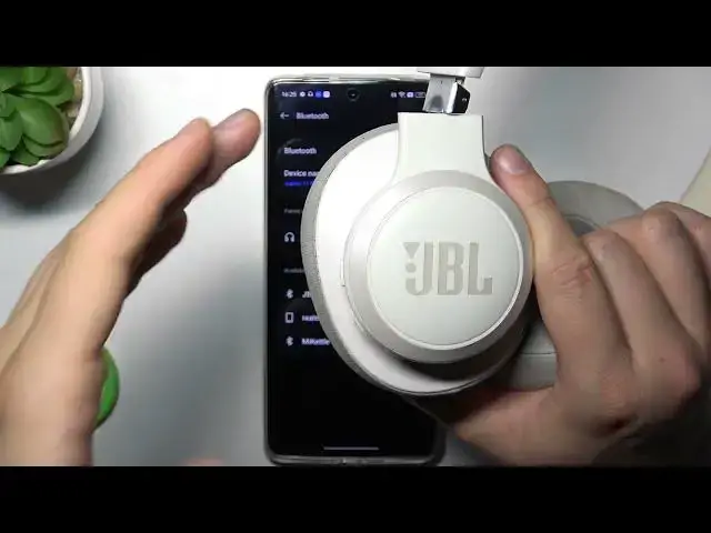 'Video thumbnail for How to Fix Connection Issues of JBL Live 500BT?'