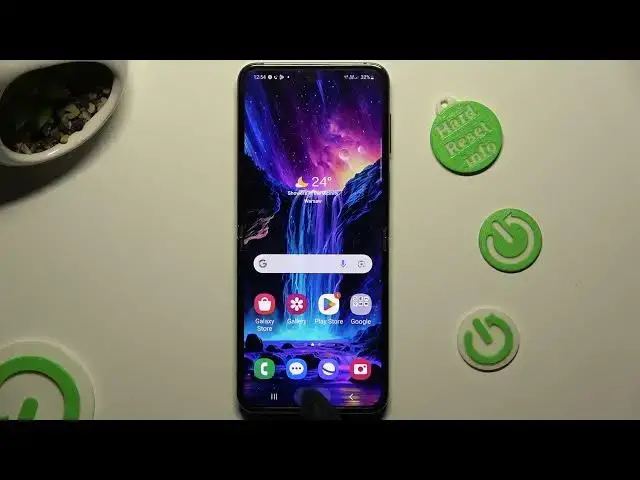'Video thumbnail for How to Enter One Handed Mode in SAMSUNG Galaxy Flip5 – Use Device with One Hand'