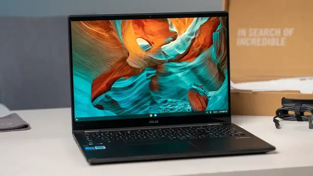'Video thumbnail for ASUS Chromebook Flip CX5601 Unboxing and First Impressions'