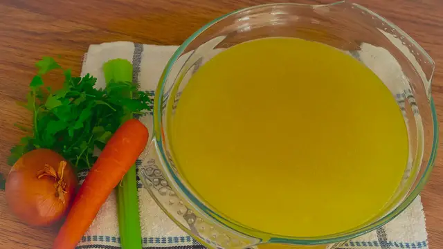 'Video thumbnail for Caldo de Pescado en Olla Express'