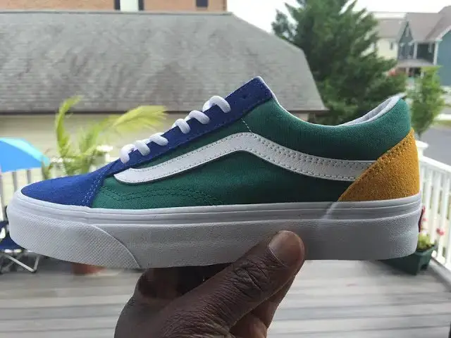 'Video thumbnail for A Closer Look At The Vans Old Skool Yacht Club VN0A38G1R1Q | Buy It Now'
