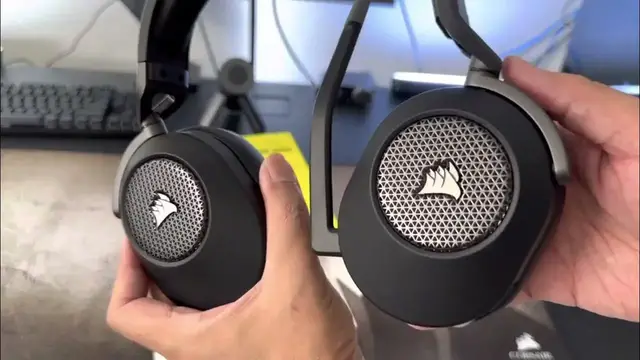'Video thumbnail for CORSAIR H65 Wireless Quick Unboxing'
