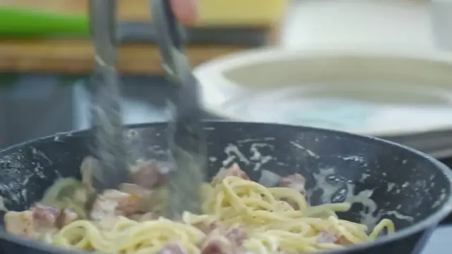 'Video thumbnail for Easy Cajun Chicken and Sausage Pasta Skillet Recipe'