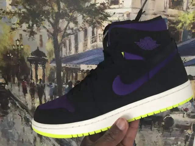 'Video thumbnail for Quick Look At The Air Jordan 1 Zoom Air Comfort Halloween & Buy It Now'
