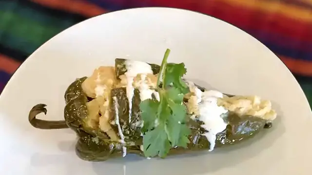 'Video thumbnail for Chiles rellenos de tamales de queso Oaxaca'