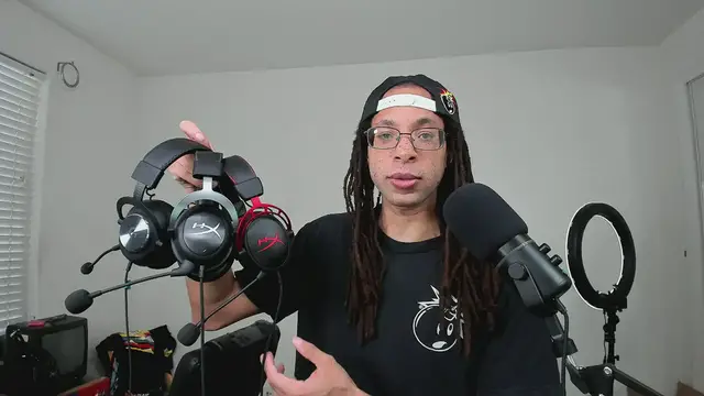 'Video thumbnail for Logitech G Pro X vs HyperX Cloud II and Cloud Alpha'
