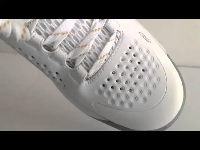 'Video thumbnail for Under Armour Curry one 1 Low white gold'