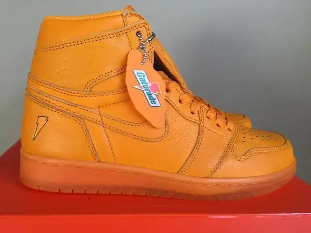 'Video thumbnail for Quick Look At The Air Jordan 1 Gatorade Orange Peel | On Sale Now'