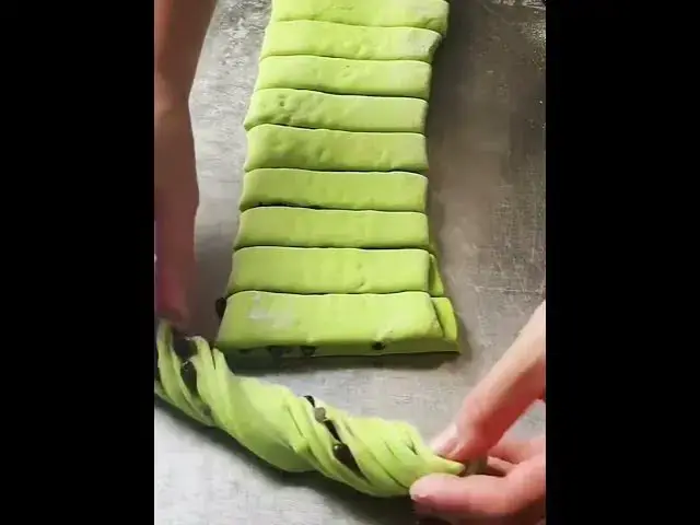 'Video thumbnail for Pastry Folding Technique'