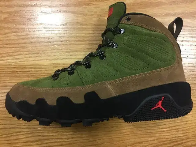 'Video thumbnail for Quick Look At The Air Jordan 9 Boot NRG Beef & Broccoli'