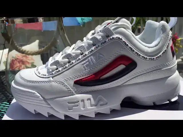 'Video thumbnail for Quick Look At The Women’s Fila Disruptor 2 II Premium Repeat'