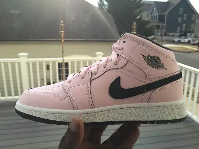 'Video thumbnail for Quick Look At The Air Jordan 1 Mid Pink Foam GS- Buy It Now'