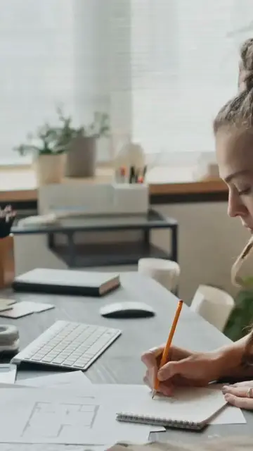 'Video thumbnail for 10 Side Hustles You Can Start With No Money In 2025'