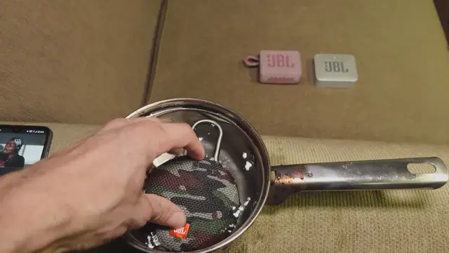 'Video thumbnail for JBL Clip 3 Waterproof Test'