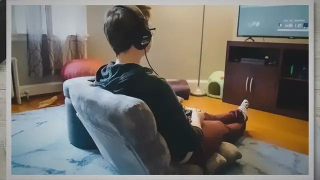 'Video thumbnail for Best Gaming Chairs for Bed in the Small Bedroom'