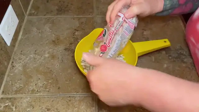 'Video thumbnail for POTATO AND GROUND BEEF SOUP!! FAMILY MEAL FOR LESS THAN $10!! (720p 30fps)'