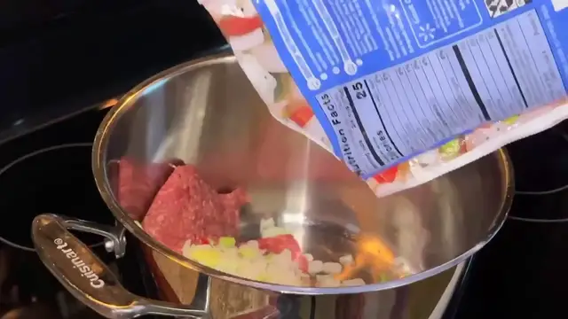 'Video thumbnail for EASY HAMBURGER VEGETABLE SOUP (720p 30fps)'