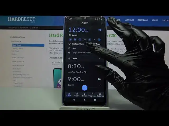 'Video thumbnail for How to Set Up an Alarm Clock in Motorola Moto G30 - Add Alarm'
